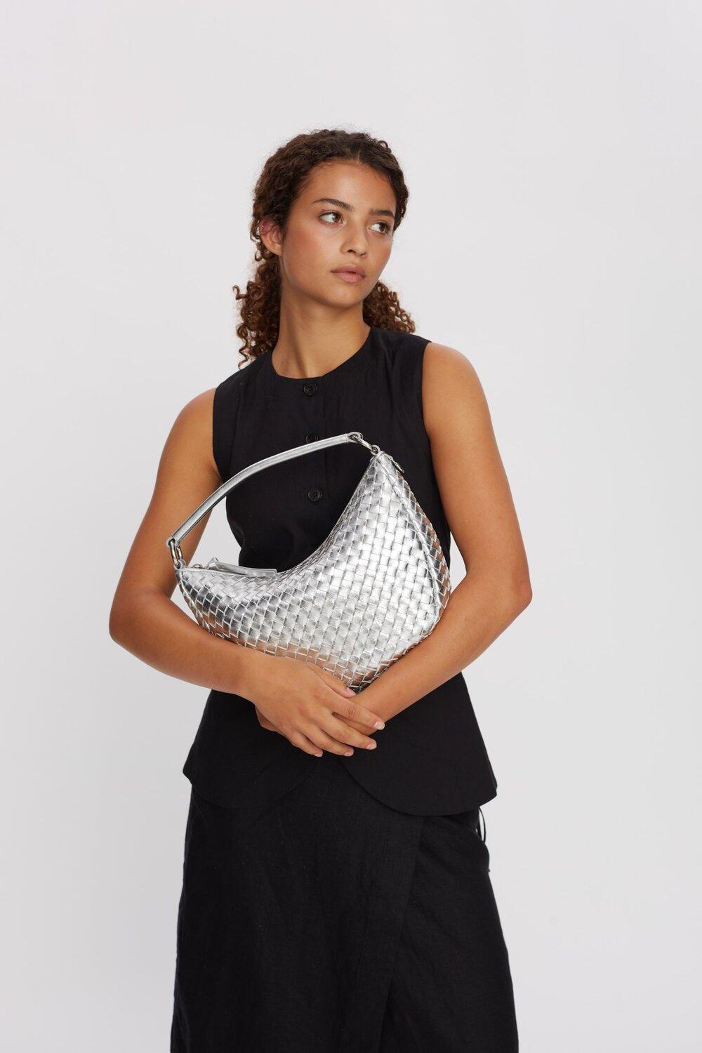 Salerno Marlin skuldertaske - sølvfarvet